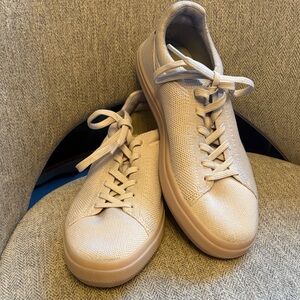 Rothy’s pale lilac sneakers